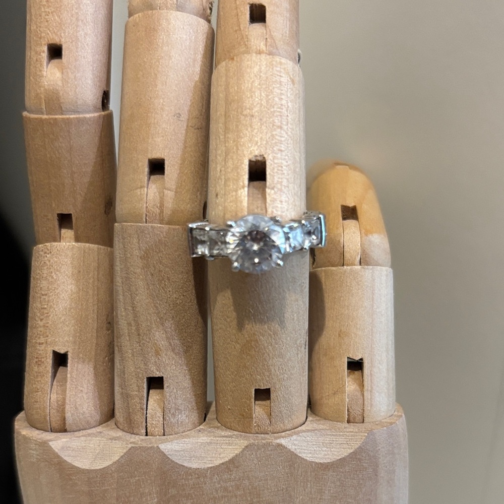 Elegant Silver Women's Ring